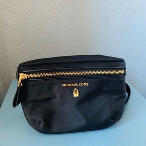 Michael kors fanny pack
